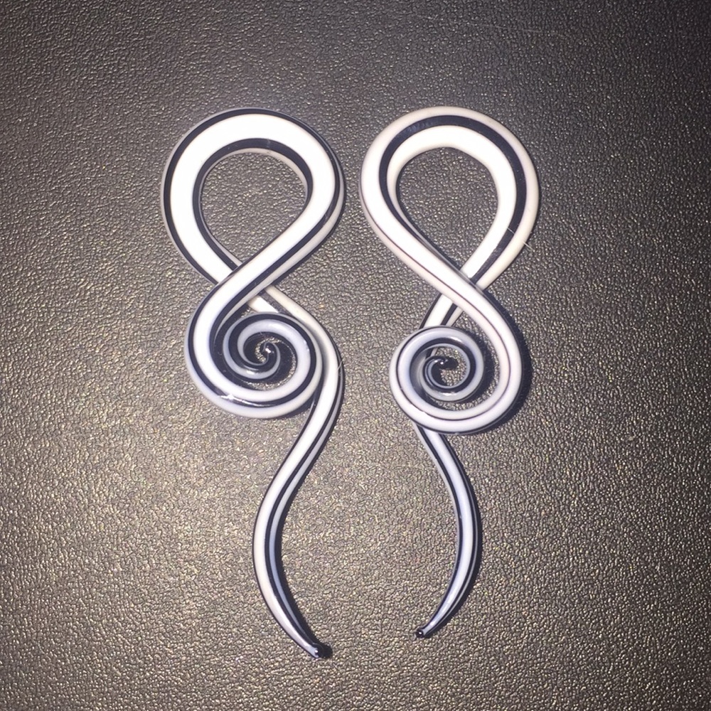 2/$15 Glass music notes, tapers, pincher, plugs